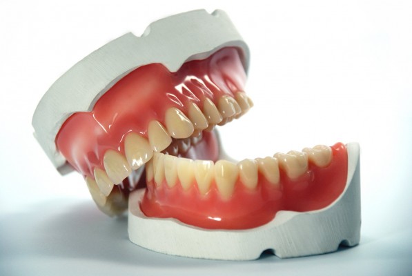 Protez Dişlerin Bakımı